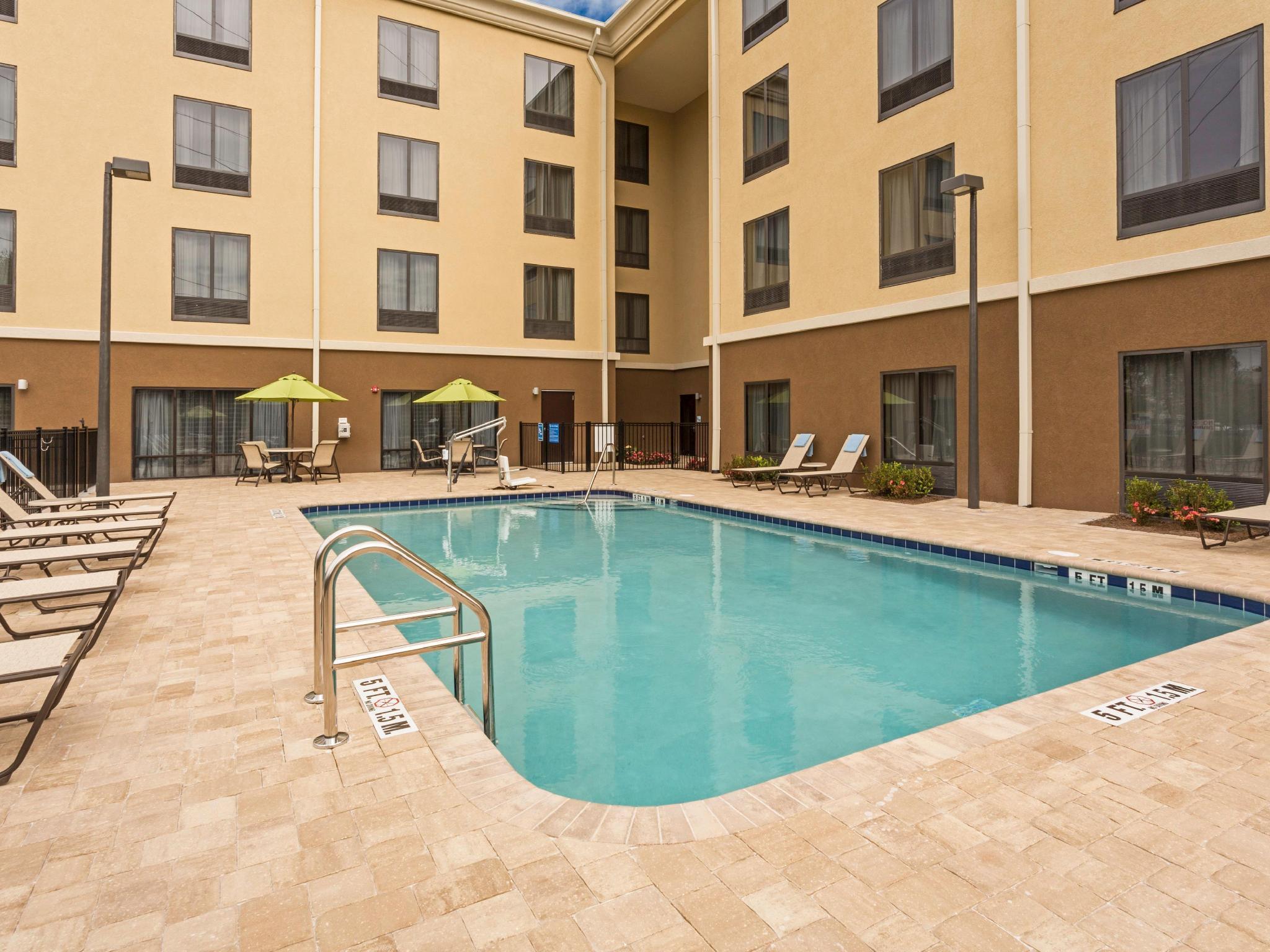 Holiday Inn Express Hotel & Suites Orlando East-Ucf Area, An Ihg Hotel Exterior foto