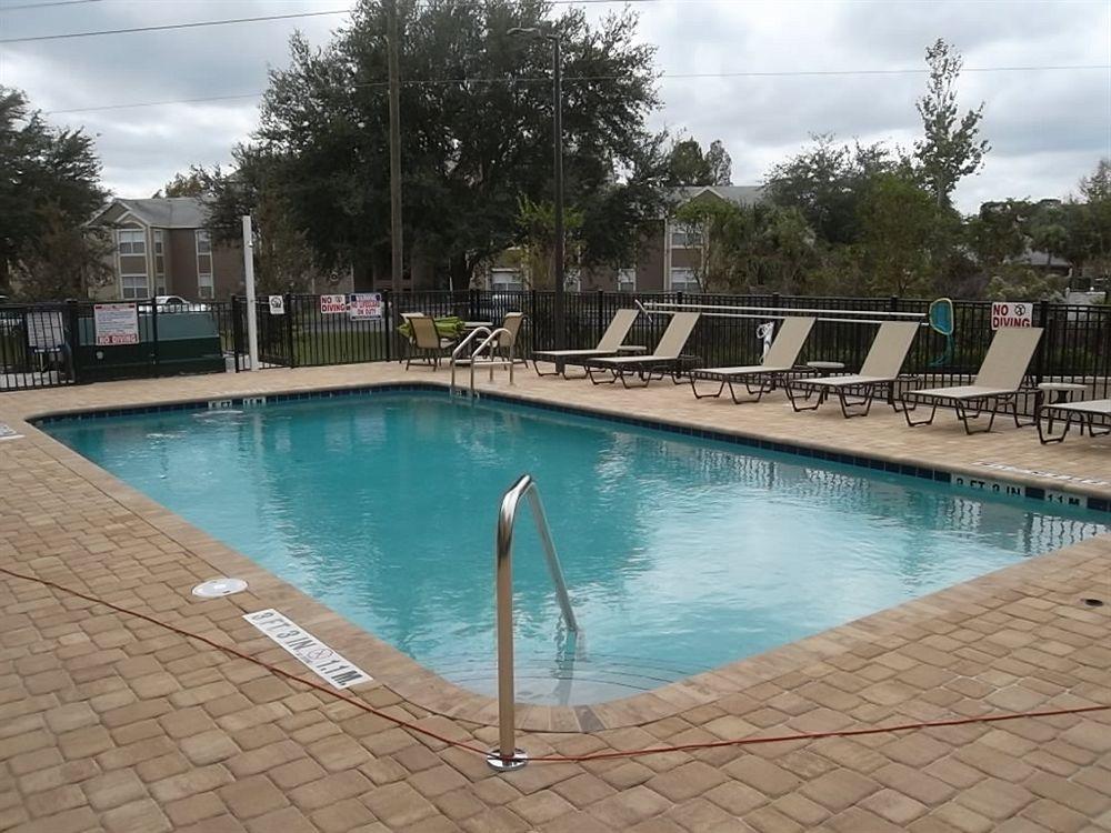 Holiday Inn Express Hotel & Suites Orlando East-Ucf Area By Ihg Alafaya Exterior foto